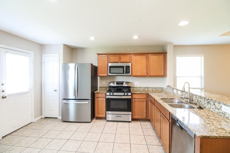 1,805/Mo, 12302 Skyview Amber Ct Houston, TX 77047 Kitchen View