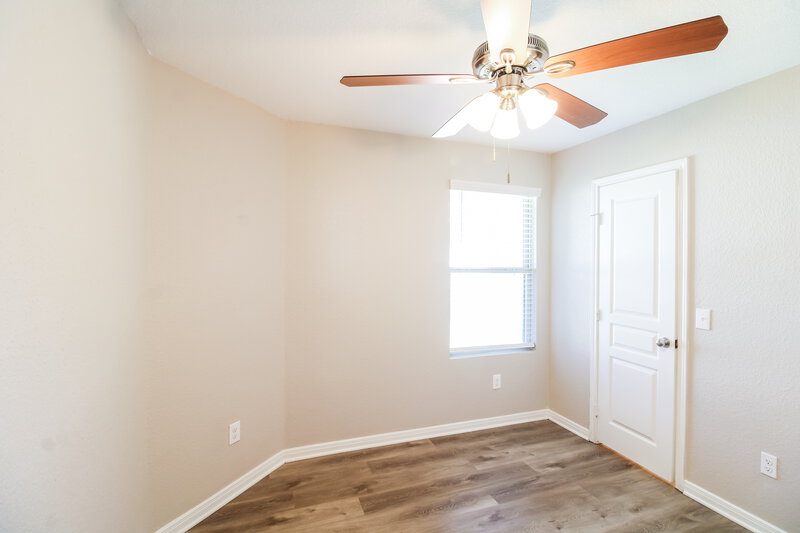 1,805/Mo, 12302 Skyview Amber Ct Houston, TX 77047 Main Bedroom View
