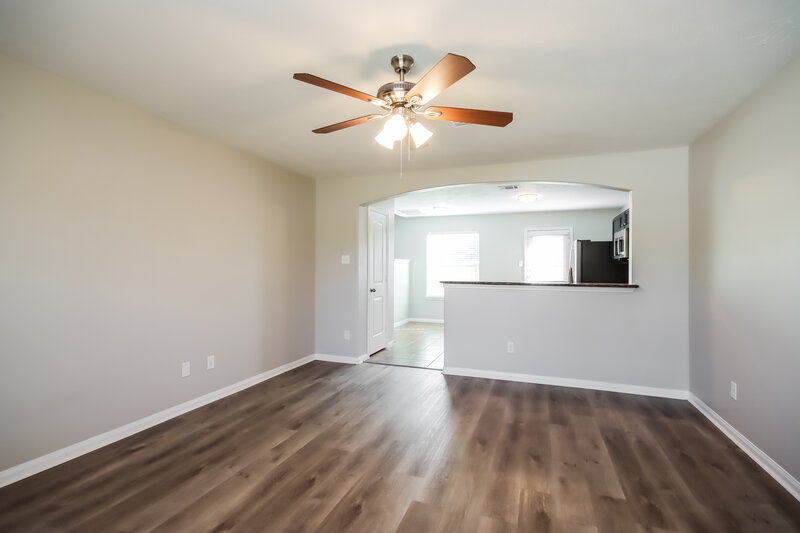 1,815/Mo, 261 Kellyn Ct Conroe, TX 77306 Living Room View