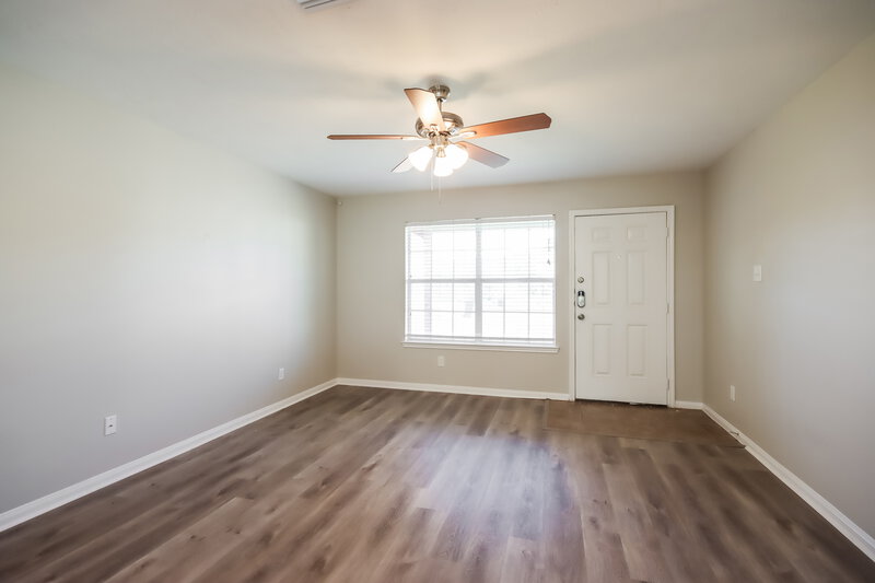 1,815/Mo, 261 Kellyn Ct Conroe, TX 77306 Living Room View 2