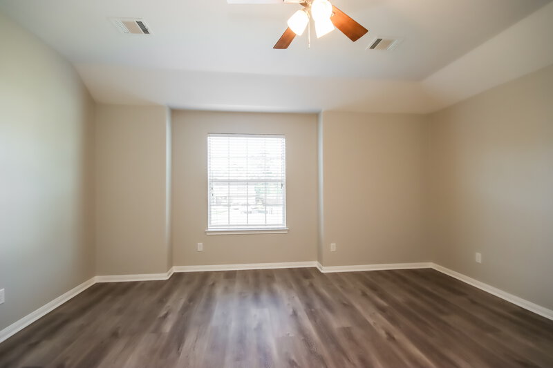 1,815/Mo, 261 Kellyn Ct Conroe, TX 77306 Main Bedroom View
