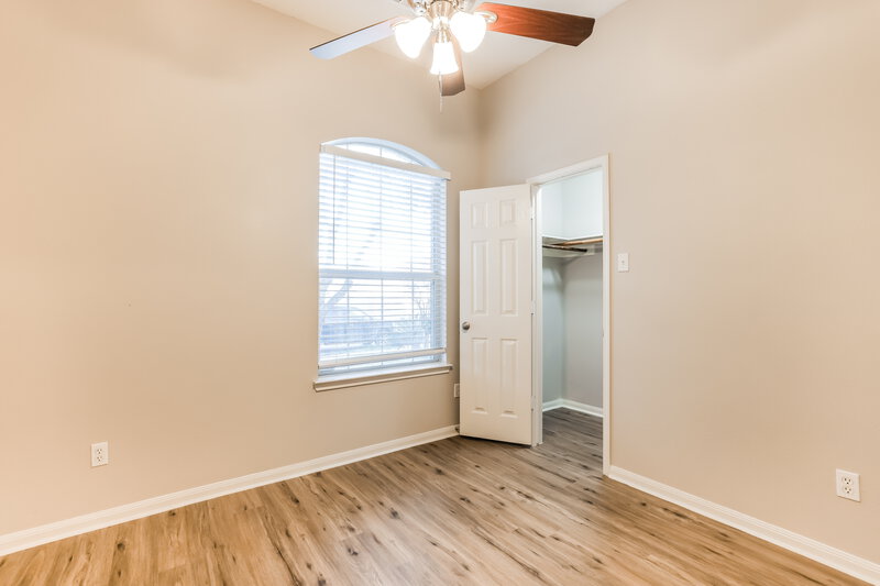 2,305/Mo, 2021 Balsam Lake Ln Pearland, TX 77584 Bedroom View