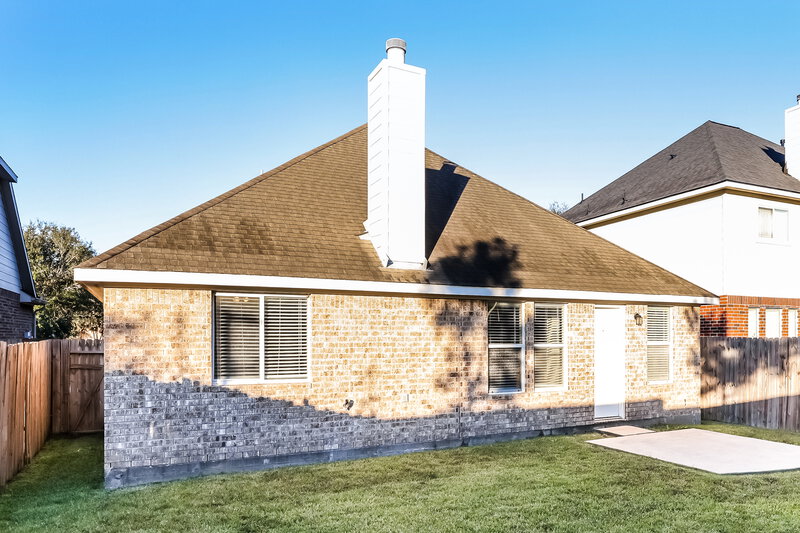 2,305/Mo, 2021 Balsam Lake Ln Pearland, TX 77584 Rear View
