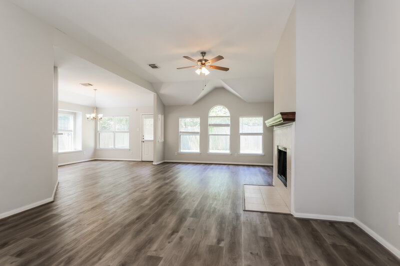 1,875/Mo, 199 S Delta Mill Cir The Woodlands, TX 77385 Living Room View