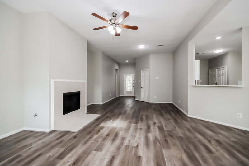 1,945/Mo, 199 S Delta Mill Cir The Woodlands, TX 77385 Living Room View 2