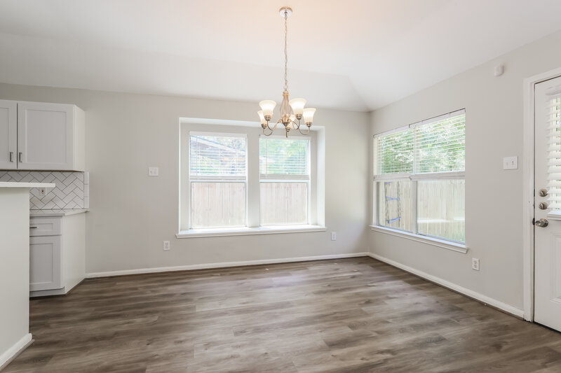 1,875/Mo, 199 S Delta Mill Cir The Woodlands, TX 77385 Dining Room View