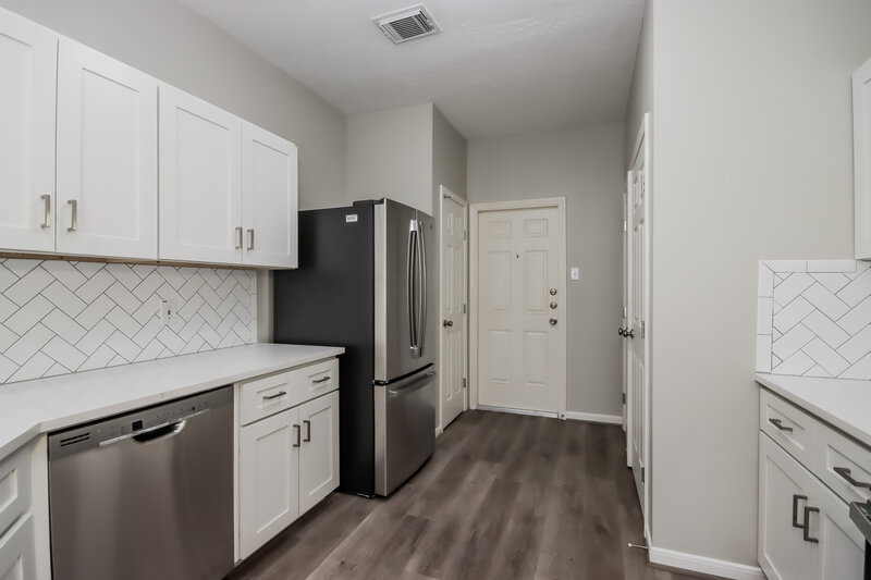 1,945/Mo, 199 S Delta Mill Cir The Woodlands, TX 77385 Kitchen View