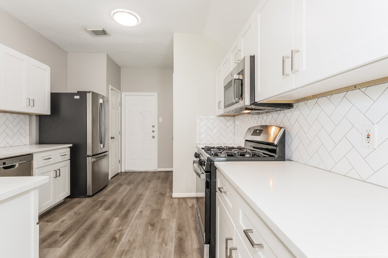 1,875/Mo, 199 S Delta Mill Cir The Woodlands, TX 77385 Kitchen View