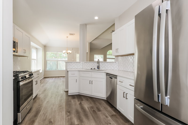1,875/Mo, 199 S Delta Mill Cir The Woodlands, TX 77385 Kitchen View 2