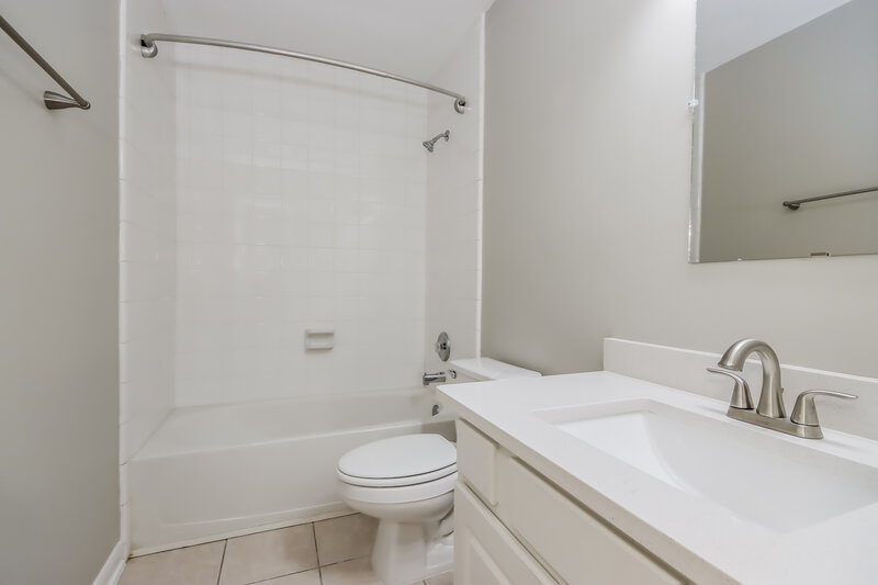 1,945/Mo, 199 S Delta Mill Cir The Woodlands, TX 77385 Bathroom View