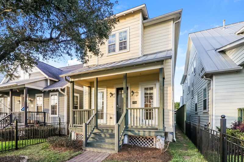 2,180/Mo, 8724 Kempwood Dr Houston, TX 77080 Front View
