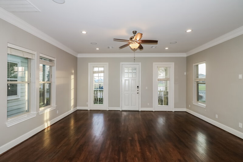 2,180/Mo, 8724 Kempwood Dr Houston, TX 77080 Living Room View 2