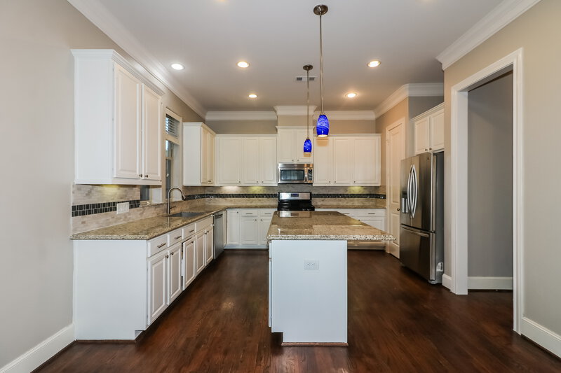 2,180/Mo, 8724 Kempwood Dr Houston, TX 77080 Kitchen View