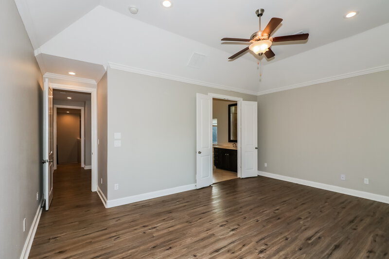 2,180/Mo, 8724 Kempwood Dr Houston, TX 77080 Main Bedroom View 2