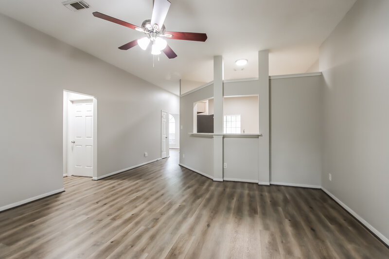 1,890/Mo, 3030 Killdeer Ln Humble, TX 77396 Living Room View 2