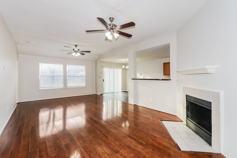 1,800/Mo, 1834 Halstead St Missouri City, TX 77489 Living Room View