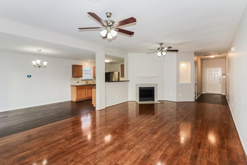 1,800/Mo, 1834 Halstead St Missouri City, TX 77489 Living Room View 2