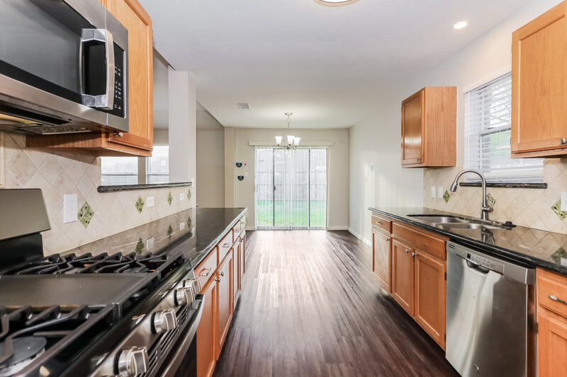 1,800/Mo, 1834 Halstead St Missouri City, TX 77489 Kitchen View 2