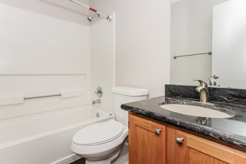 1,800/Mo, 1834 Halstead St Missouri City, TX 77489 Bathroom View