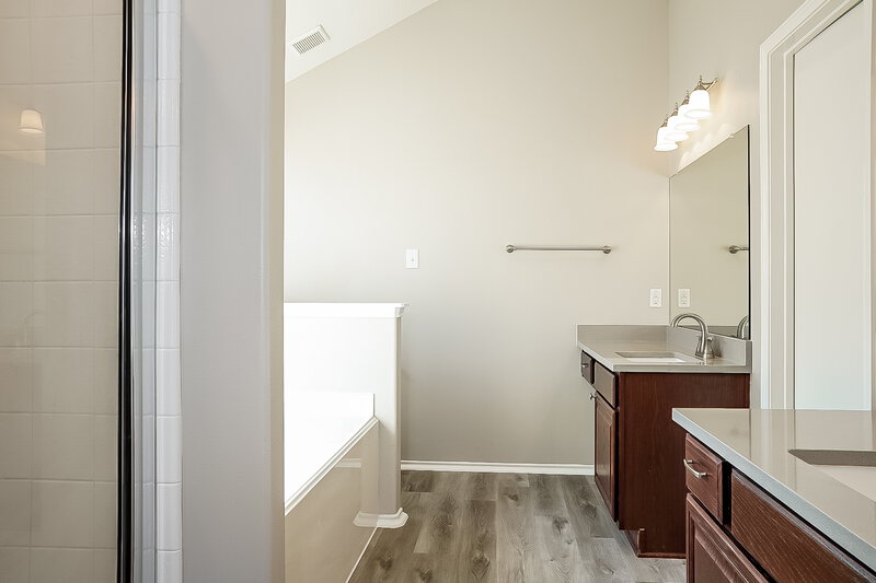 2,760/Mo, 1418 Orchid Dr Missouri City, TX 77489 Main Bathroom View