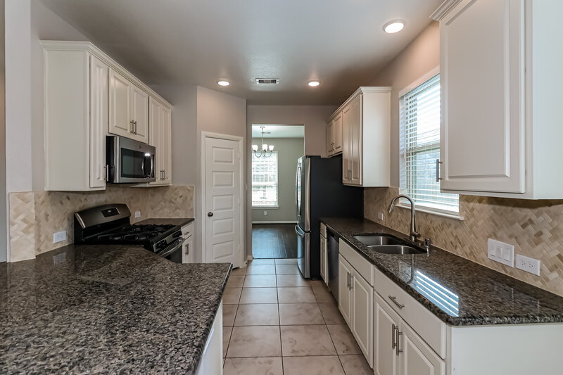 2,385/Mo, 7902 Euphonia Glade Ln Richmond, TX 77407 Kitchen View 2