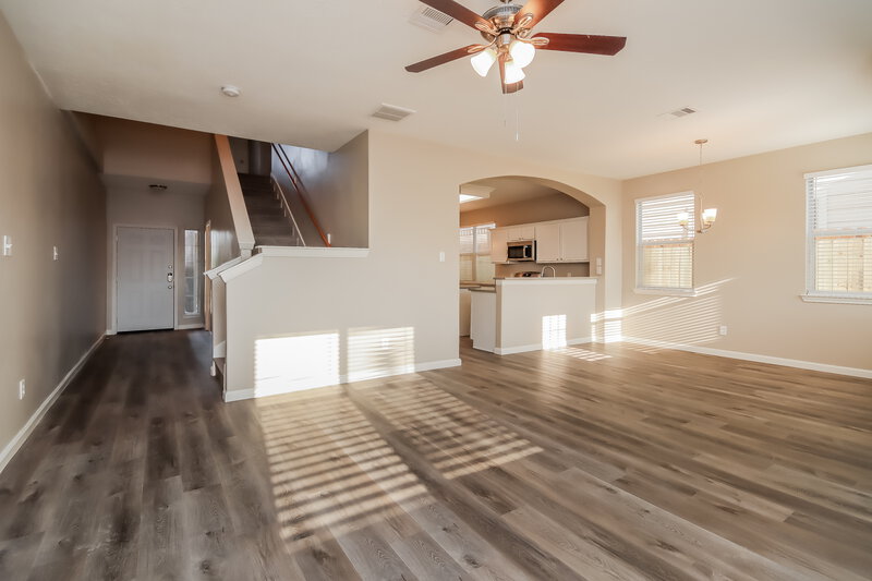 2,405/Mo, 9314 Quercus Cir Houston, TX 77075 Living Room View 2