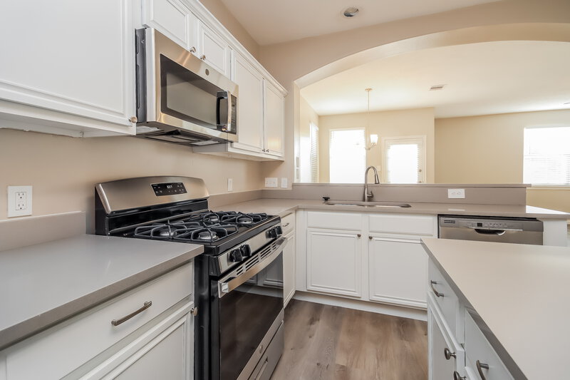 2,405/Mo, 9314 Quercus Cir Houston, TX 77075 Kitchen View 2