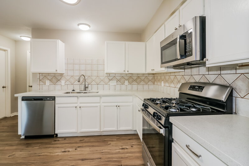 2,640/Mo, 13511 Venice Villa Ln Sugar Land, TX 77498 Kitchen View 2