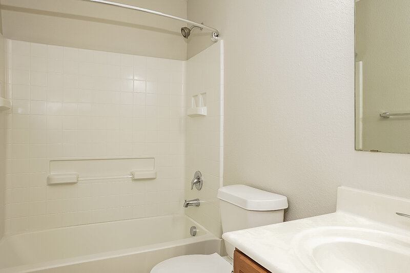 2,310/Mo, 1851 Acaciawood Way Houston, TX 77051 Bathroom View