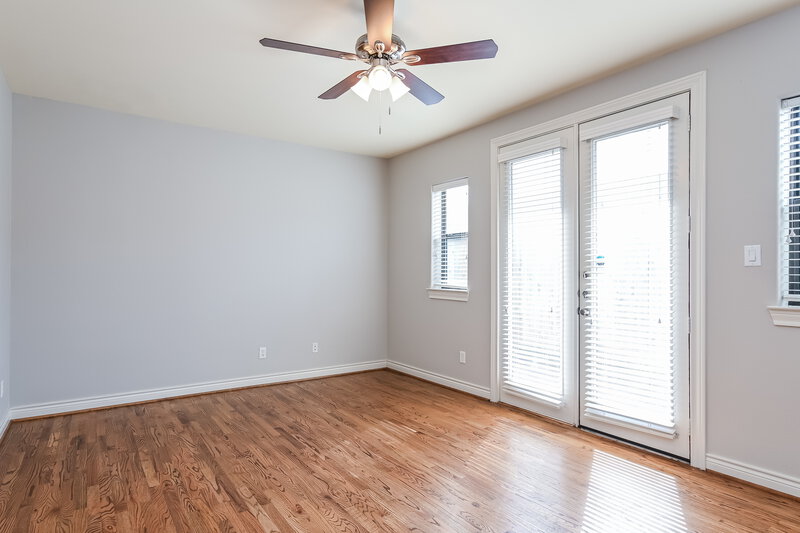 2,885/Mo, 9601 Pemberton Crescent Dr Houston, TX 77025 Main Bedroom View