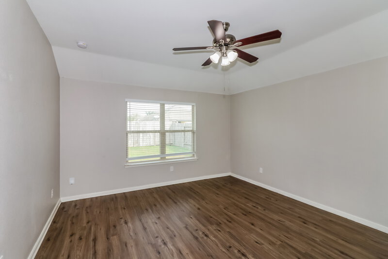 1,940/Mo, 1958 Bravos Manor Ln Fresno, TX 77545 Main Bedroom View 2