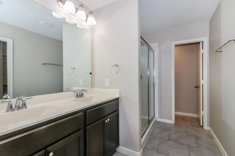 1,940/Mo, 1958 Bravos Manor Ln Fresno, TX 77545 Main Bathroom View