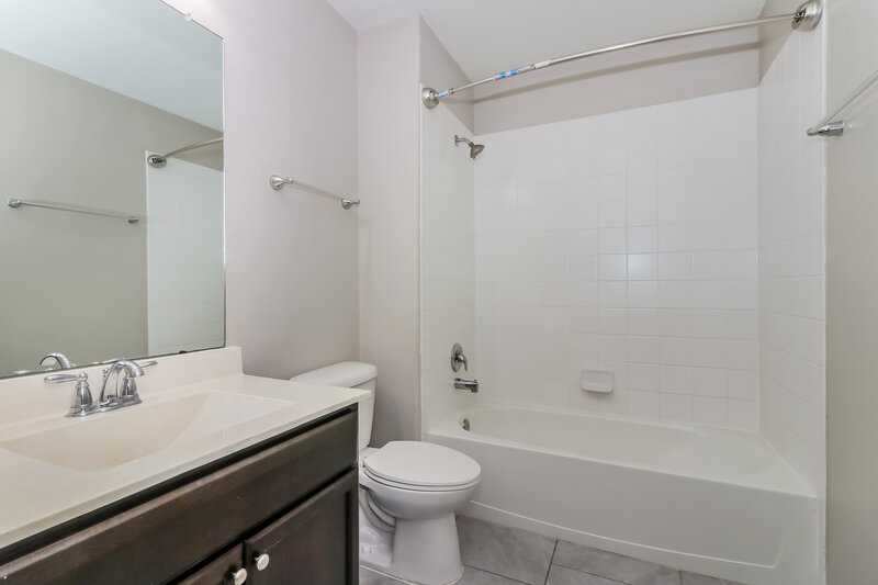 1,940/Mo, 1958 Bravos Manor Ln Fresno, TX 77545 Bathroom View