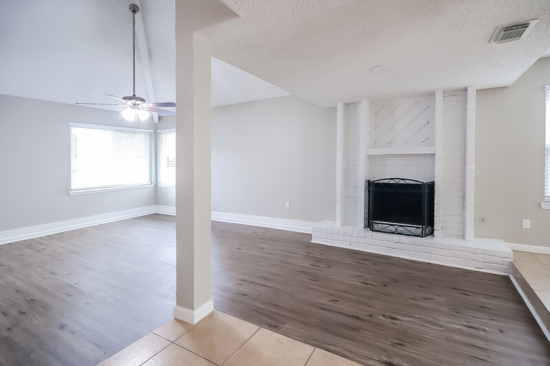 2,335/Mo, 16902 Spruce Run Dr Spring, TX 77379 Living Room View 2
