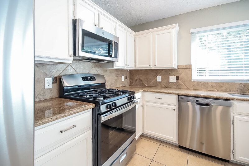 2,335/Mo, 16902 Spruce Run Dr Spring, TX 77379 Kitchen View