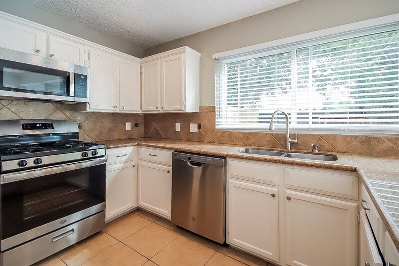 2,335/Mo, 16902 Spruce Run Dr Spring, TX 77379 Kitchen View 2