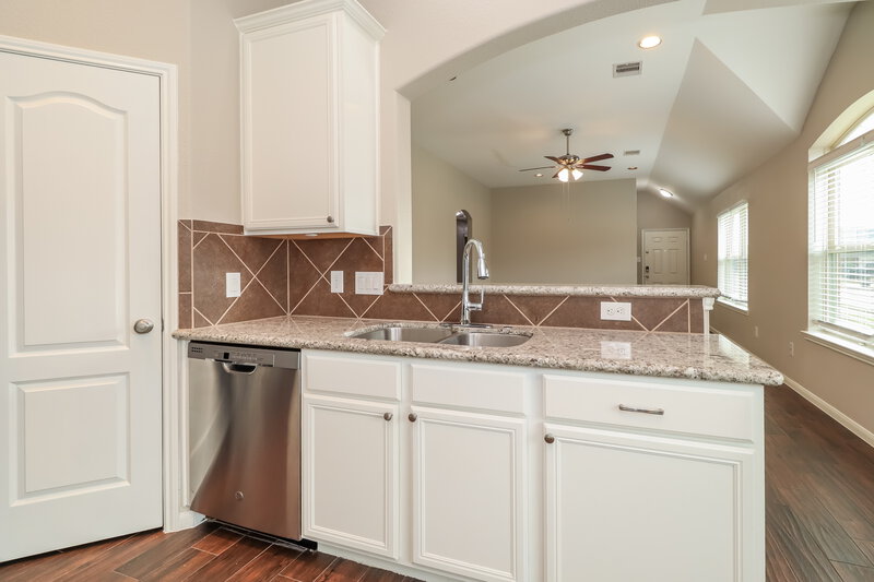 2,105/Mo, 5230 Misty Ln Bacliff, TX 77518 Kitchen View 2