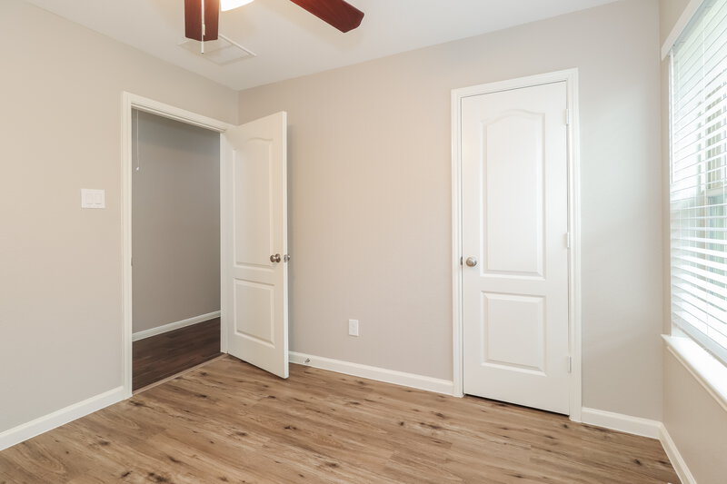 2,105/Mo, 5230 Misty Ln Bacliff, TX 77518 Bedroom View 2
