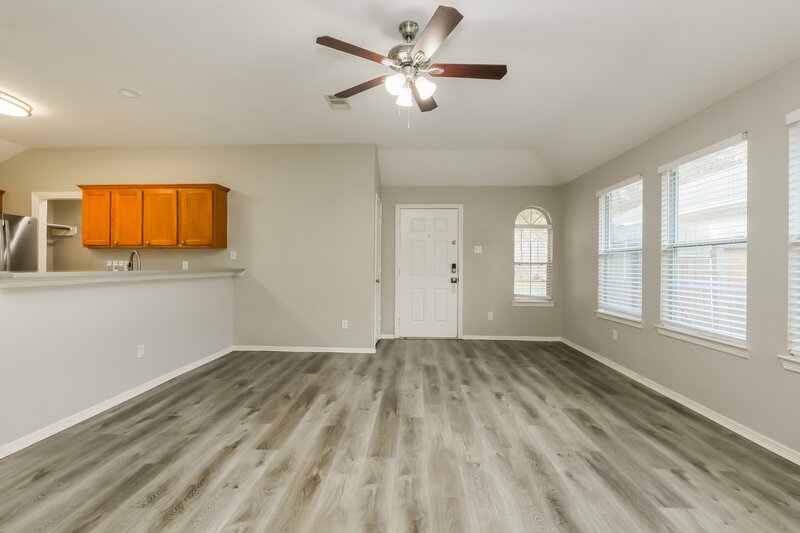 1,555/Mo, 24214 Silver Maple Dr Huffman, TX 77336 Living Room View 2