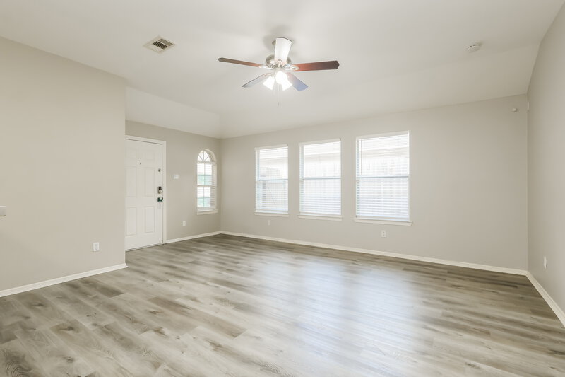 1,555/Mo, 24214 Silver Maple Dr Huffman, TX 77336 Living Room View 3