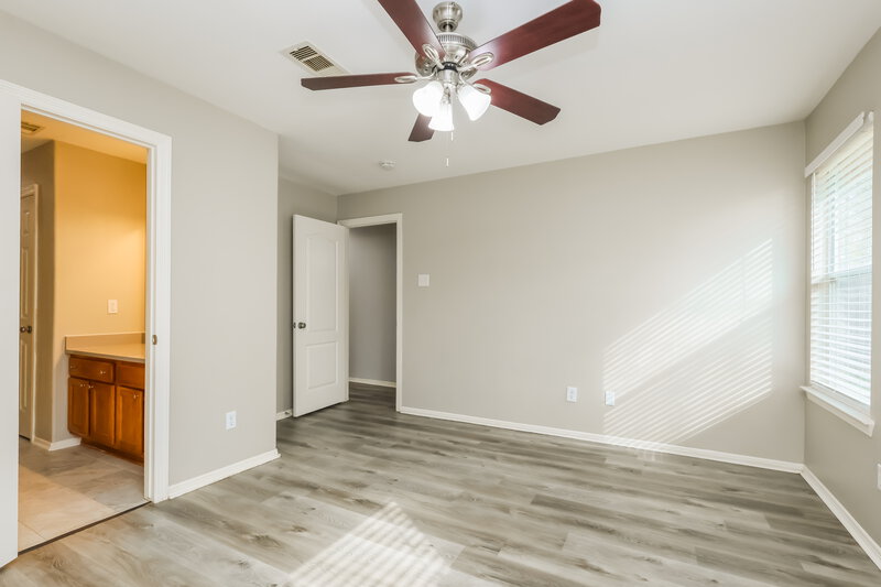 1,555/Mo, 24214 Silver Maple Dr Huffman, TX 77336 Main Bedroom View