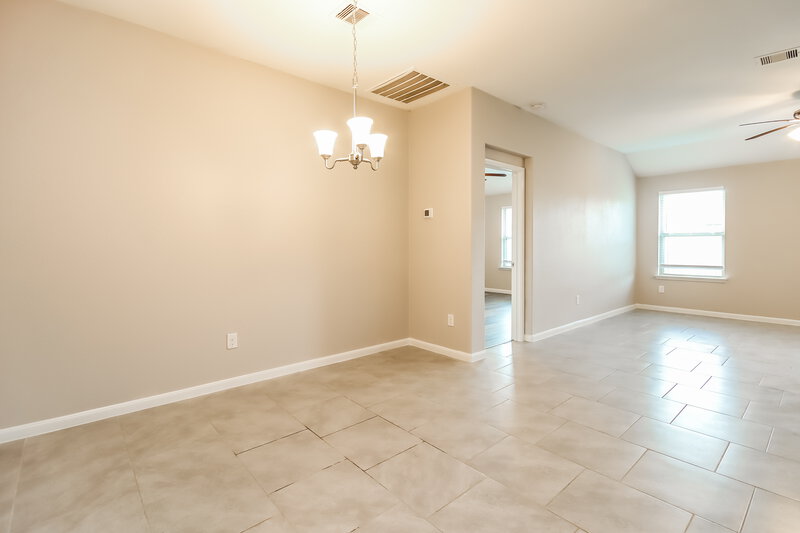 2,190/Mo, 622 Harvest Bluff Dr Rosharon, TX 77583 Dining Room View
