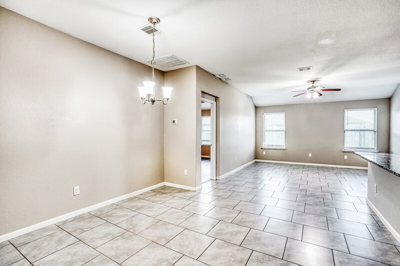 2,000/Mo, 622 Harvest Bluff Dr Rosharon, TX 77583 Dining Room View