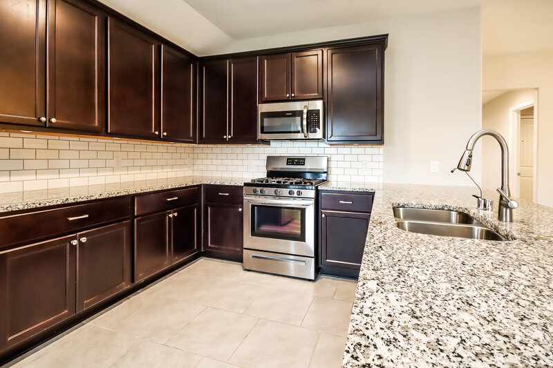 2,190/Mo, 622 Harvest Bluff Dr Rosharon, TX 77583 Kitchen View