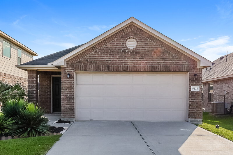 2,015/Mo, 5227 Lagoon Ct Bacliff, TX 77518 External View