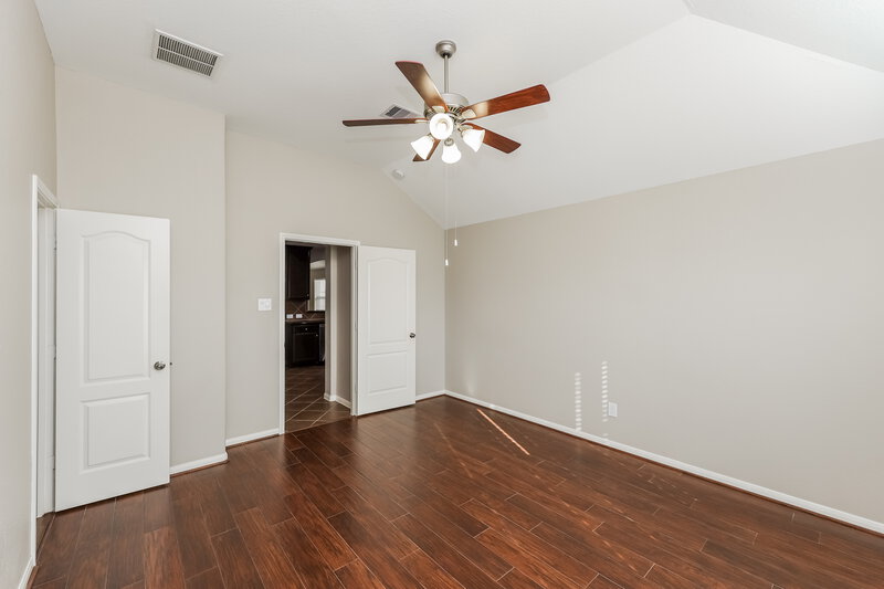 2,015/Mo, 5227 Lagoon Ct Bacliff, TX 77518 Main Bedroom View