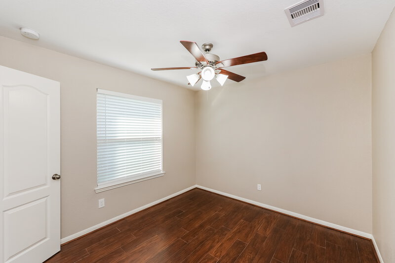 2,015/Mo, 5227 Lagoon Ct Bacliff, TX 77518 Bedroom View 3