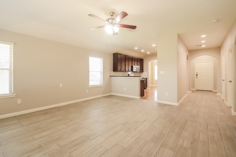 2,050/Mo, 9010 Saint Laurent Ln Houston, TX 77044 Living Room View