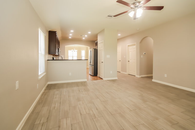 2,050/Mo, 9010 Saint Laurent Ln Houston, TX 77044 Living Room View 2