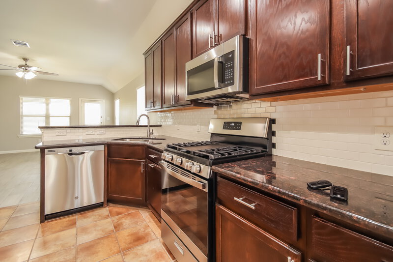 2,050/Mo, 9010 Saint Laurent Ln Houston, TX 77044 Kitchen View 2